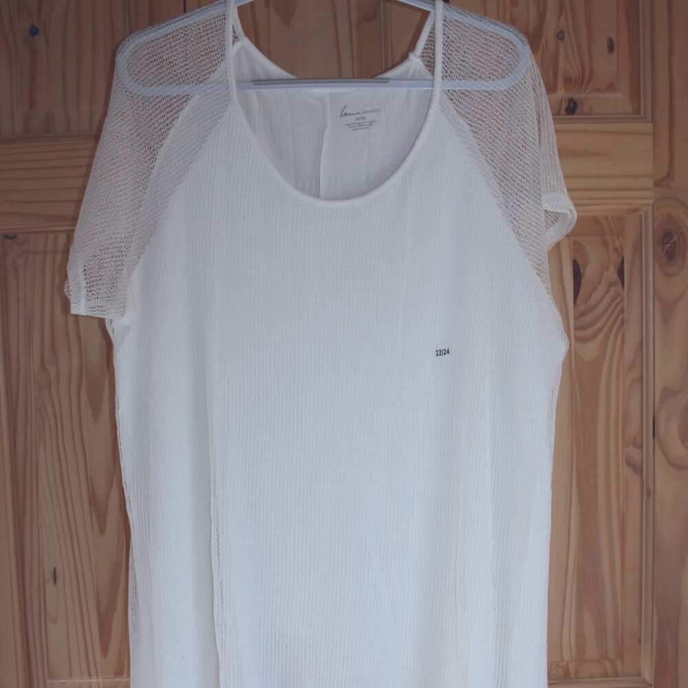 NWTS Lane Bryant short Sleeve Netted Overlay Asymmetrical Top Size 22/24